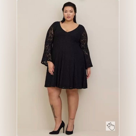 EUC Torrid Mini Lace Bell Trapeze Dress Black Size 1 {14-16} - Picture 7 of 8